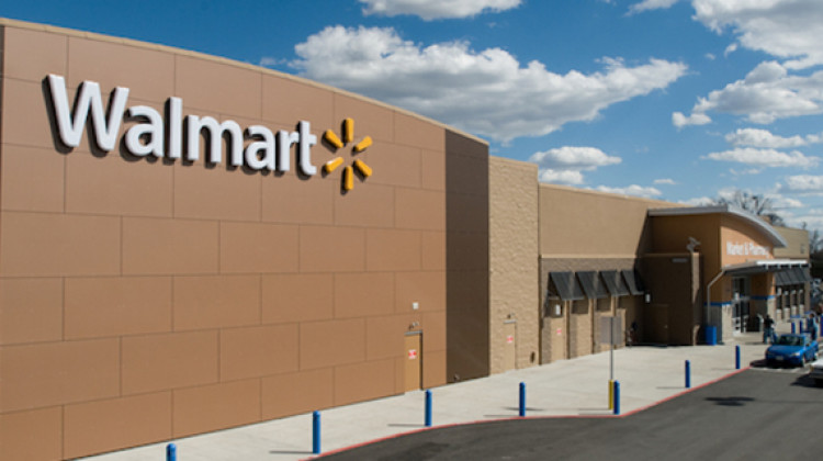 Walmart posts 5.7% revenue gain in Q4