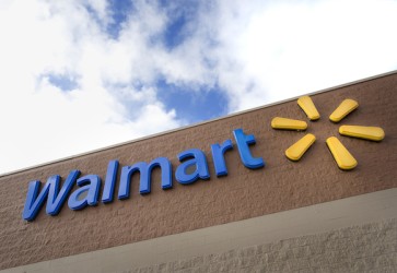 Walmart’s Q4 sales rise, earnings decline