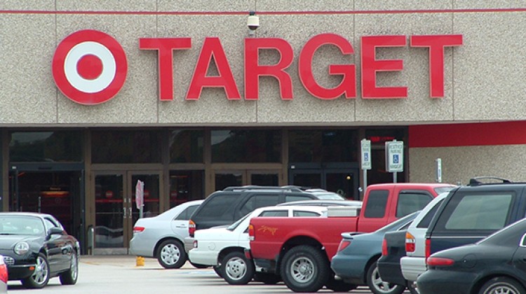 Target’s lowest hourly wage to go to $10