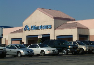 Albertsons Cos.’s sales edge up in first quarter