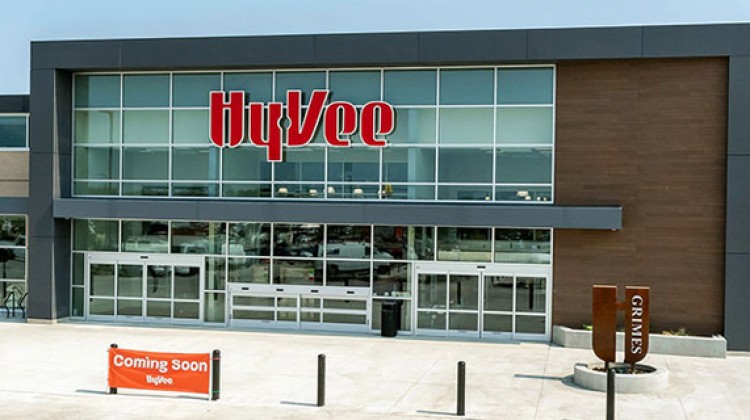 Hy-Vee debuts reimagined grocery store